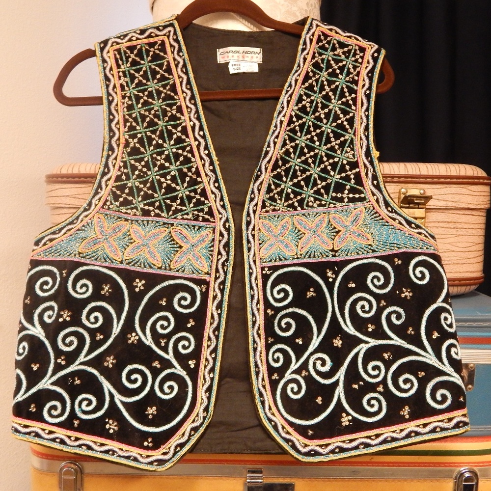 1980'S BOHO HIPPIE EMBROIDERED SEQUIN VELVET VEST